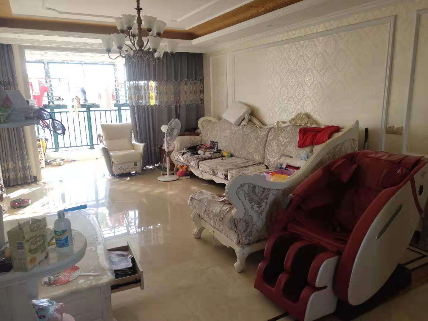太师附近  103㎡ 78万元精装带杂物间