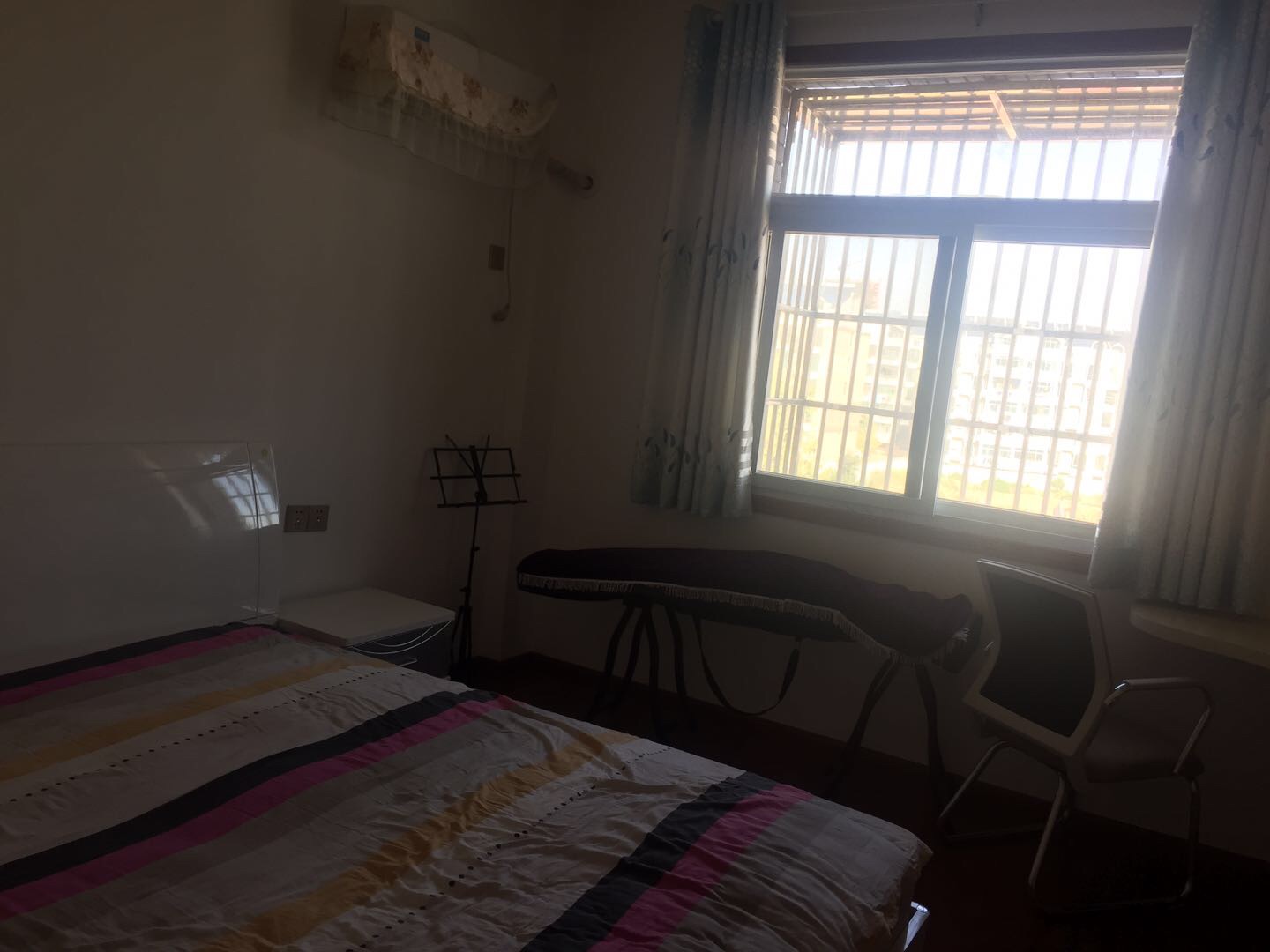 天龙新村  117.49㎡ 100万元