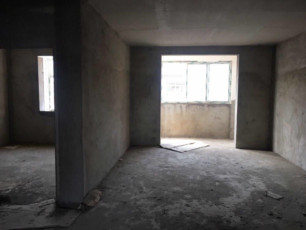 晋湖家园  110㎡ 85.8万元