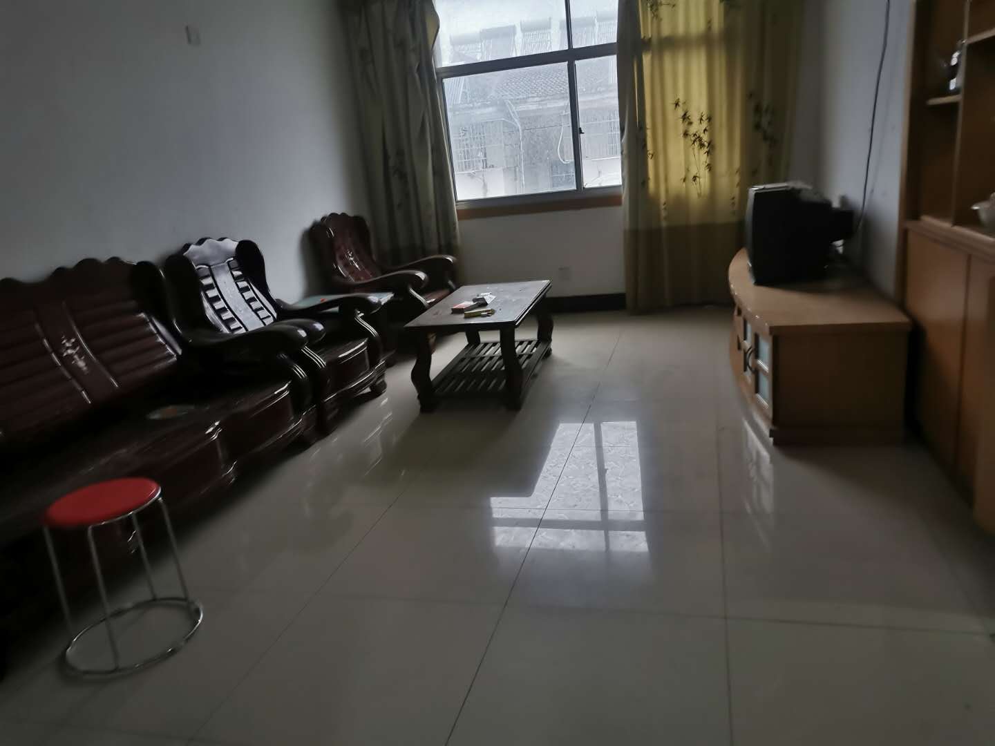 天龙新村  120㎡ 1083元/月 停车方便