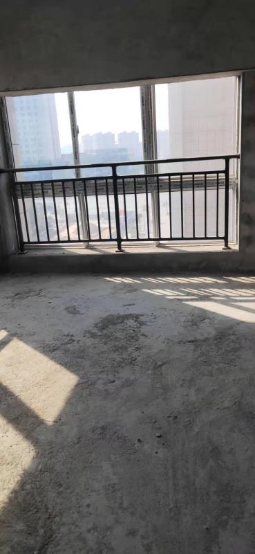 龙城庄园  140平毛坯好楼层带大杂物间108万