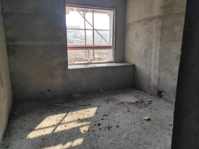 玉龙华府  125㎡ 93万元