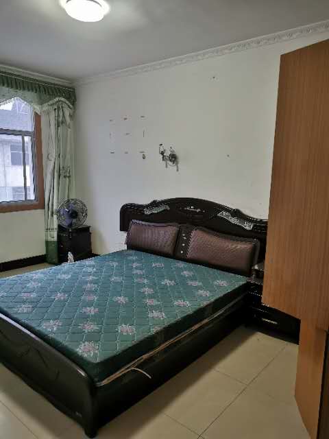 天龙新村  125㎡ 1080元/月