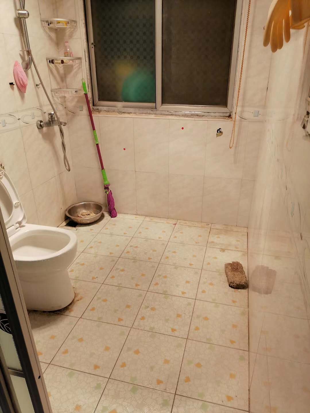 玉龙华府  中层100平方精装修带杂物间88.8万出售