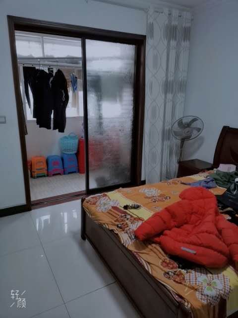 宏泰花园  110㎡ 88万元带车位杂物间