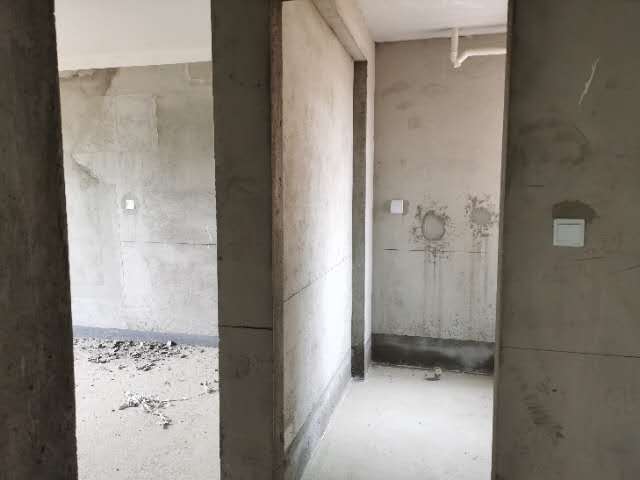 御湖城好楼层135㎡ 98.8万元