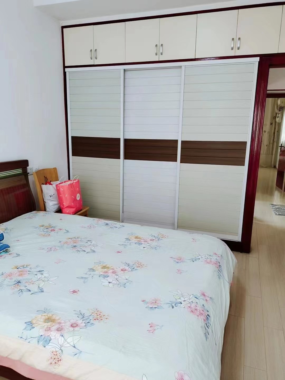 华鑫小区 3室2厅1卫 115㎡ 75.8万 首付15万 精装修
