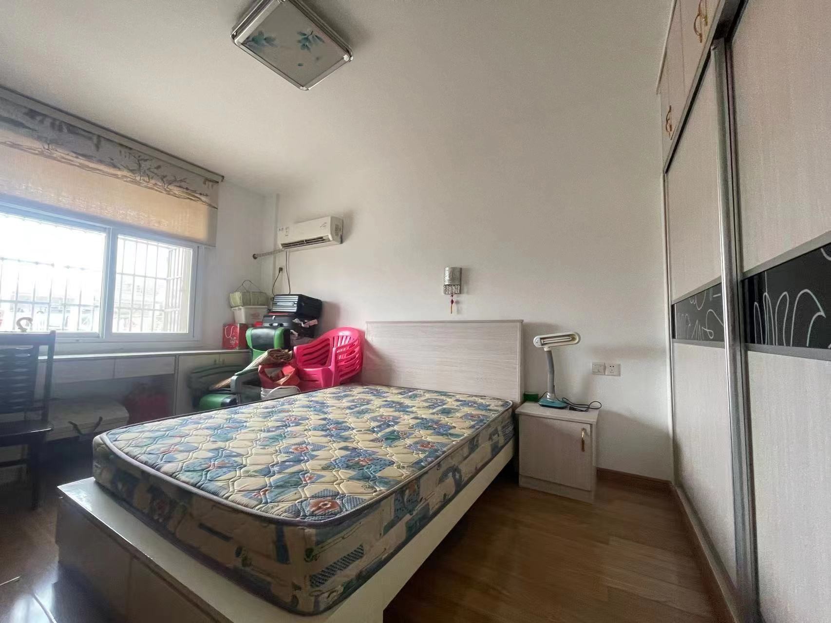 金色家园 3室2厅2卫 127㎡ 95万 精装修