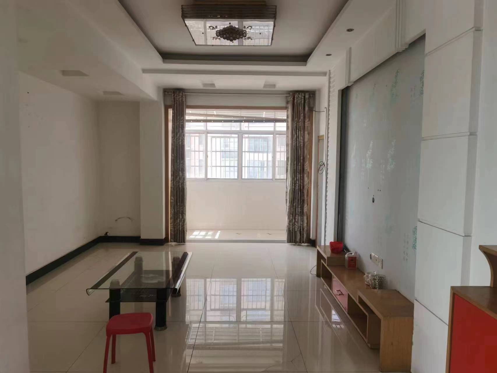 皖府酒店旁边边户 3室2厅2卫 108㎡ 79.8万 精装修