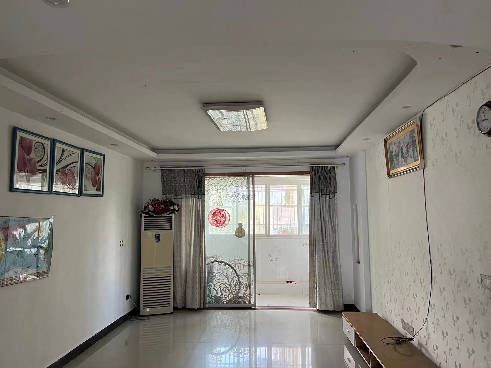 振龙山庄 3室 122㎡ 92.8万 精装修 带杂物间