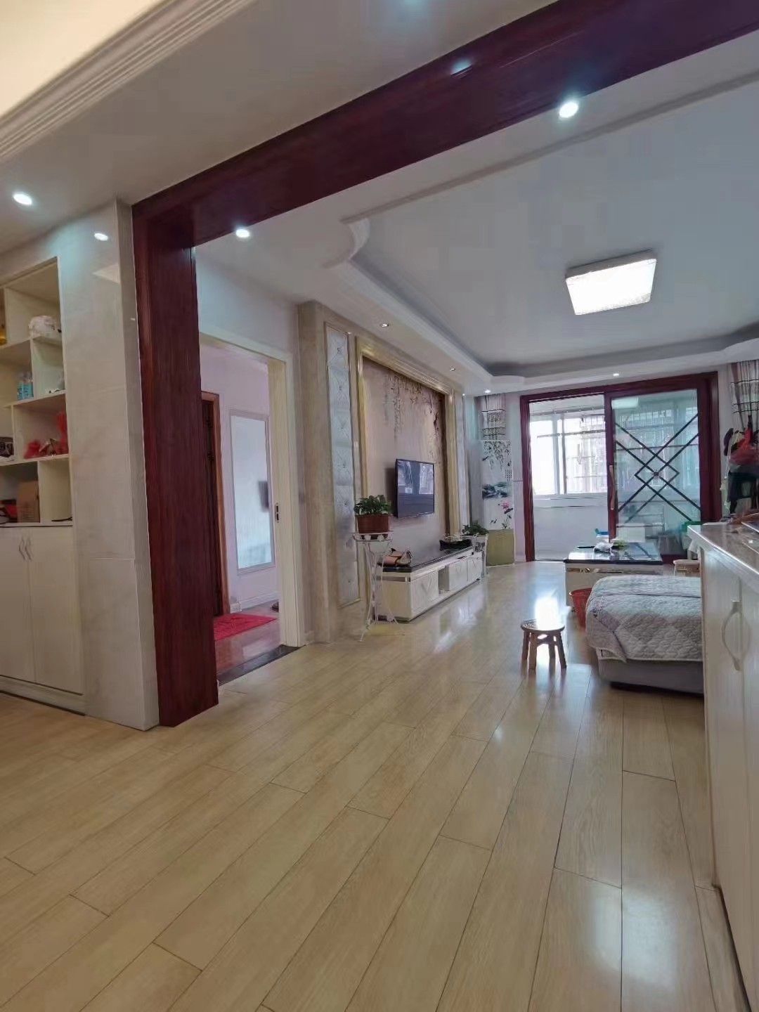 文苑花园 3室 120㎡ 85.8万 精装修 带车位杂物间另算