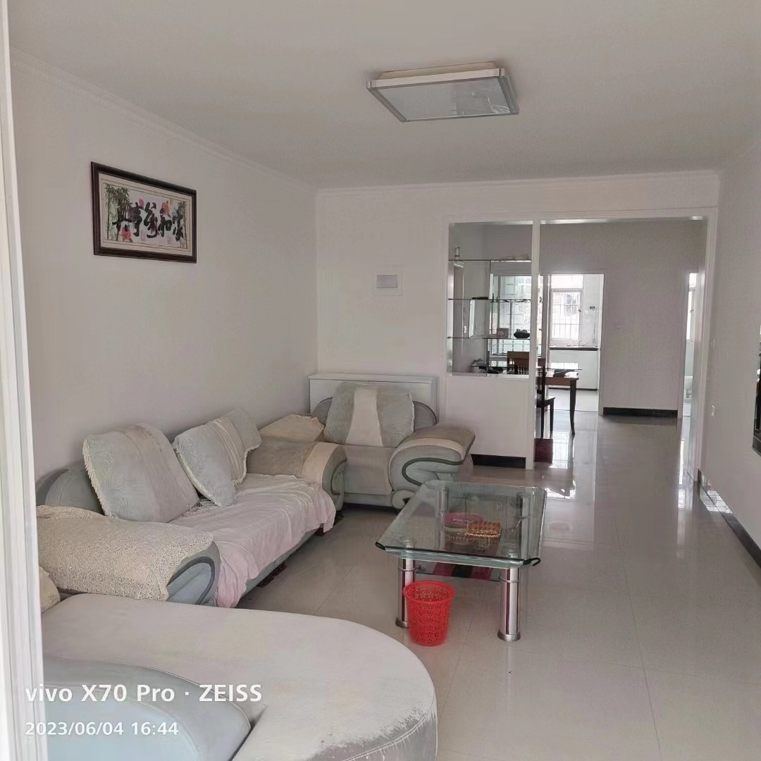 天龙景园 3室带车库 116㎡ 99.8万 精装修